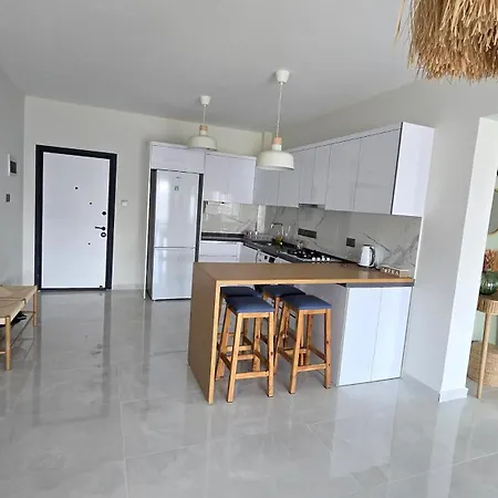 Bohemian Style 1 Bed 1 Km To Sandy