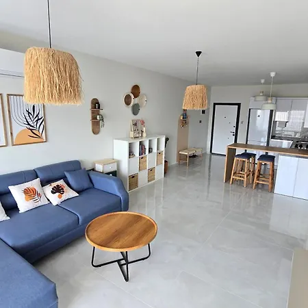 Bohemian Style 1 Bed 1 Km To Sandy Apartment *